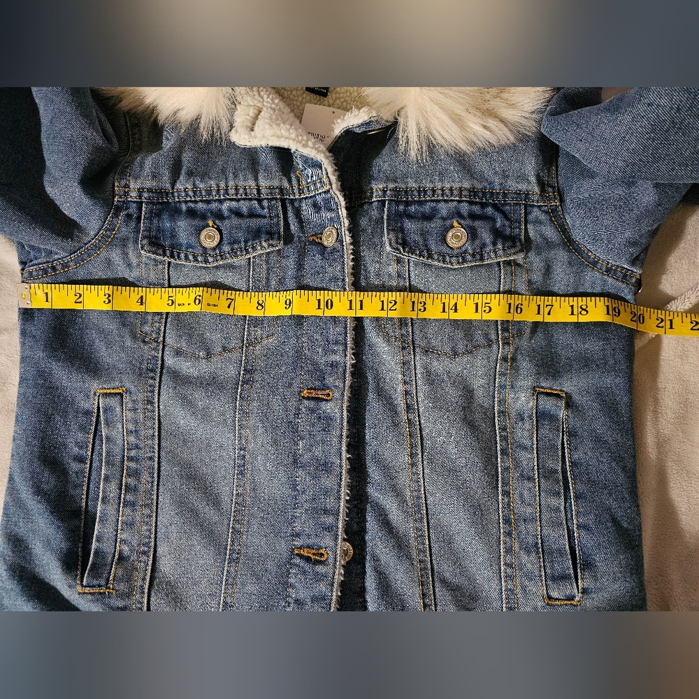 NWT FOREVER 21 WOMEN'S Blue Denim Jacket Size Medium - Picture 6 of 9